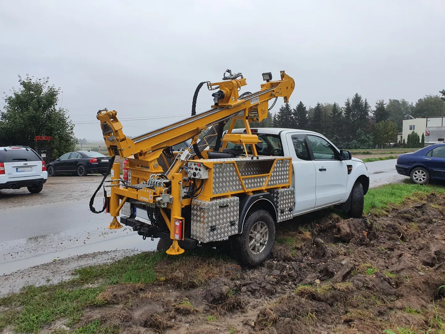 Wiertnica WSG-B na samochodzie pick-up do 3,5 t